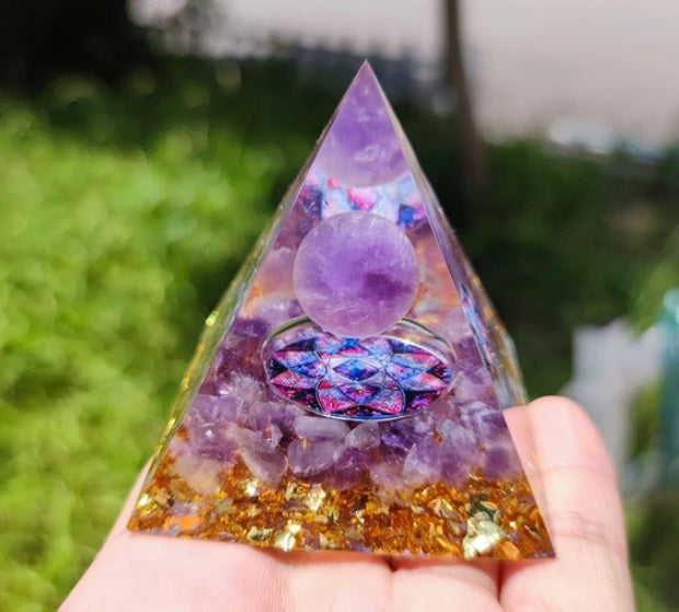 Crystal Pyramid Gift – Unique Healing & Spiritual Decor