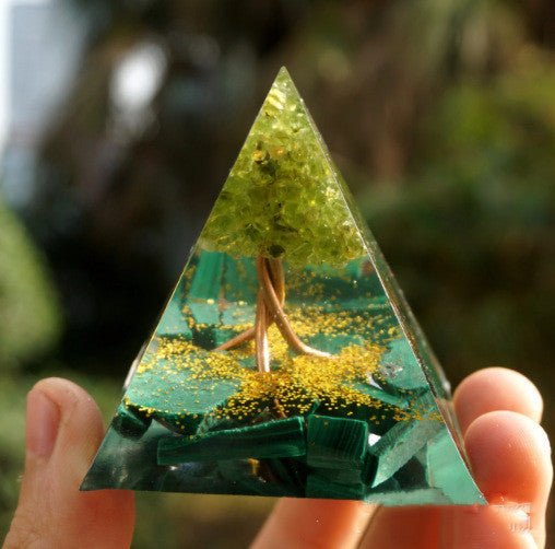 Crystal Pyramid Gift – Unique Healing & Spiritual Decor